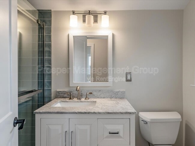 Building Photo - 400 Sumter St