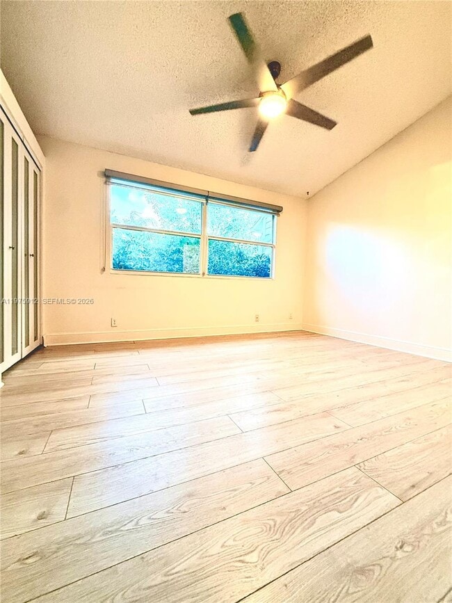 Building Photo - 2533 NE 15th St