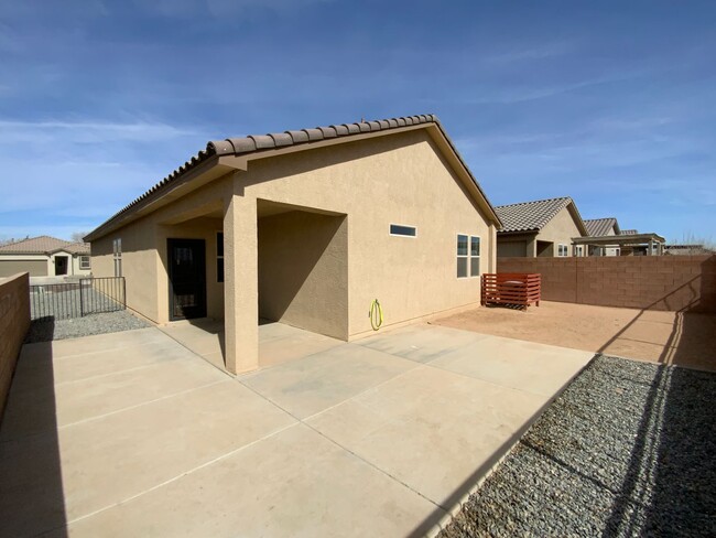 Building Photo - 4 Bedroom Single Story Home Available Near...