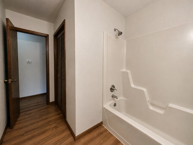 Building Photo - 1214 Bluestem Dr