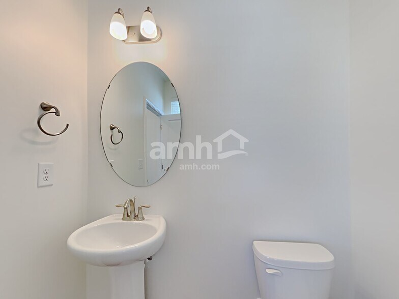 Building Photo - 1113 Bentley Pl