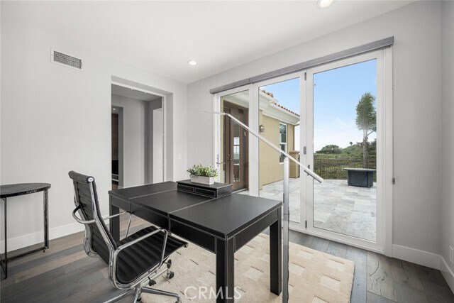 Building Photo - 6 Almanzora