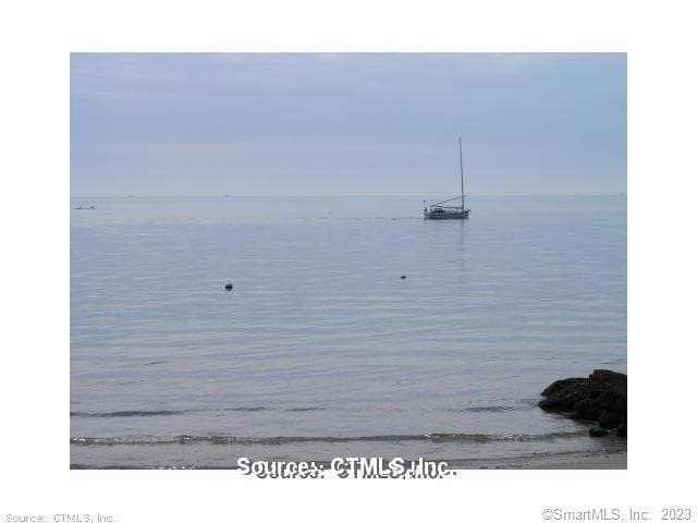 Building Photo - 2 Grove Way