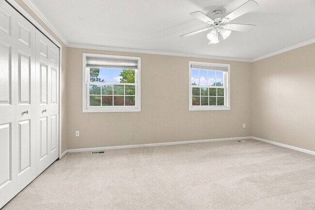 Building Photo - 5141 Buckingham Pl Dr