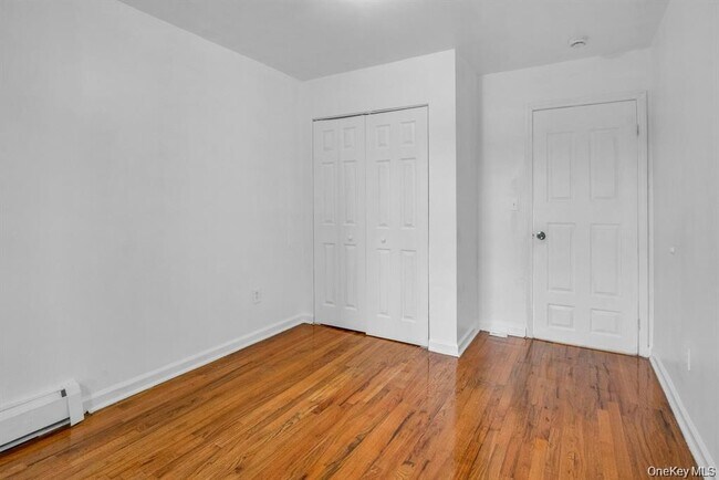 Building Photo - 523 E 148th St