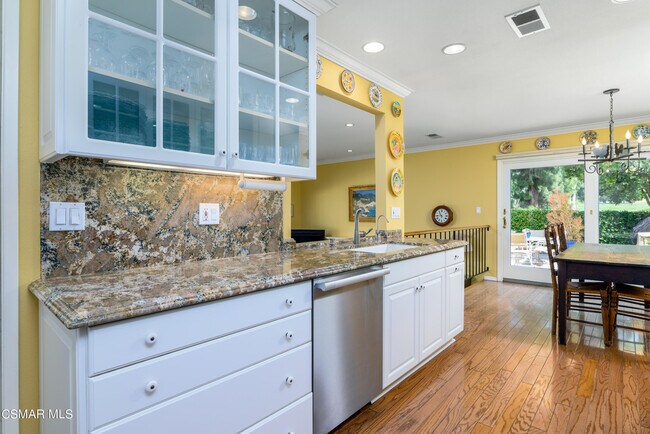 Building Photo - 4161 Clubhouse Dr