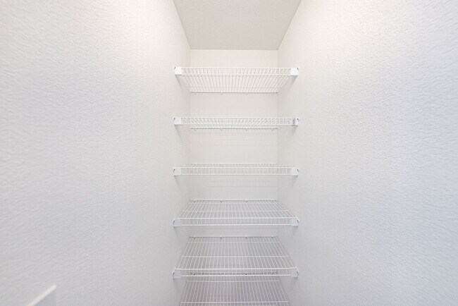 Building Photo - Fantastic two-story single-family house