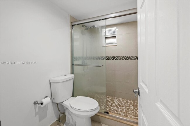 Building Photo - 2457 Collins Ave