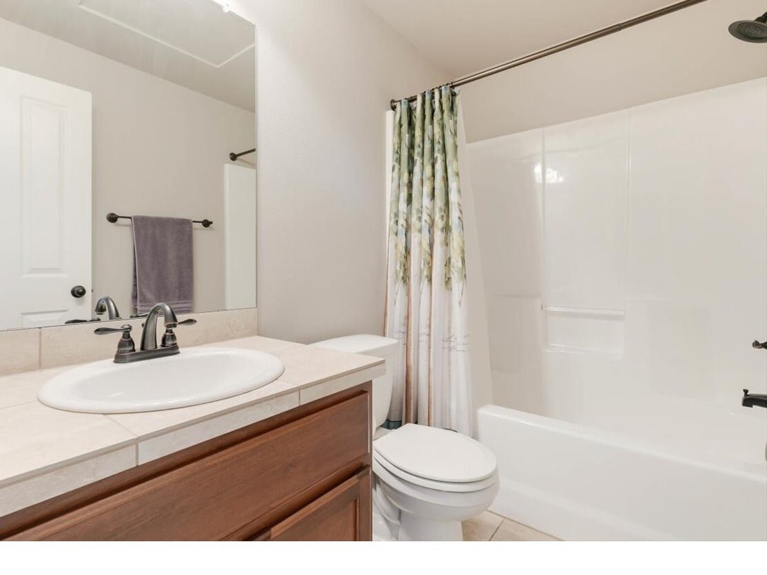 Hall Bath - 2513 NE 131st Ct
