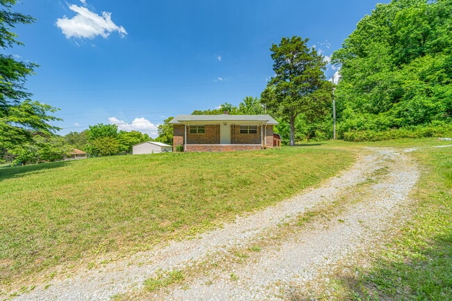Building Photo - 8624 Walnut Springs Ln