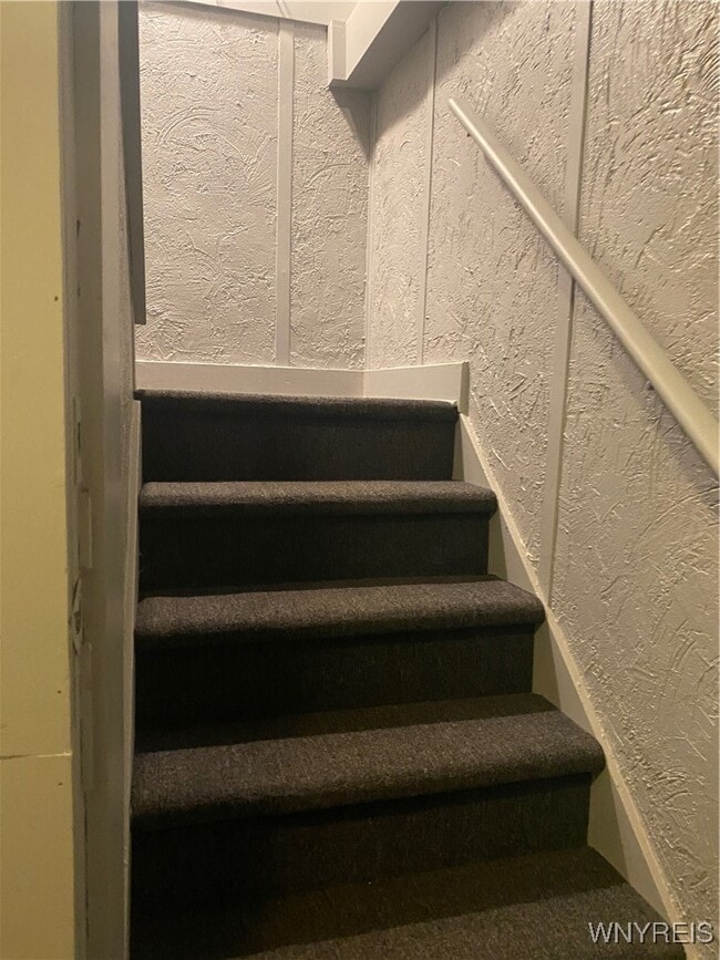 Building Photo - 461 High St