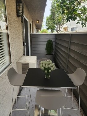 Interior Photo - 4148 Inglewood Blvd