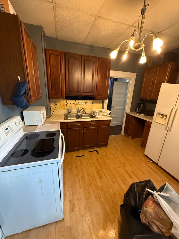 Building Photo - 407 W 4th St