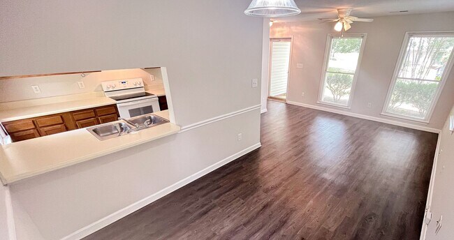 Building Photo - 3 bedroom, 2 bathroom ranch style home in Greensboro, NC