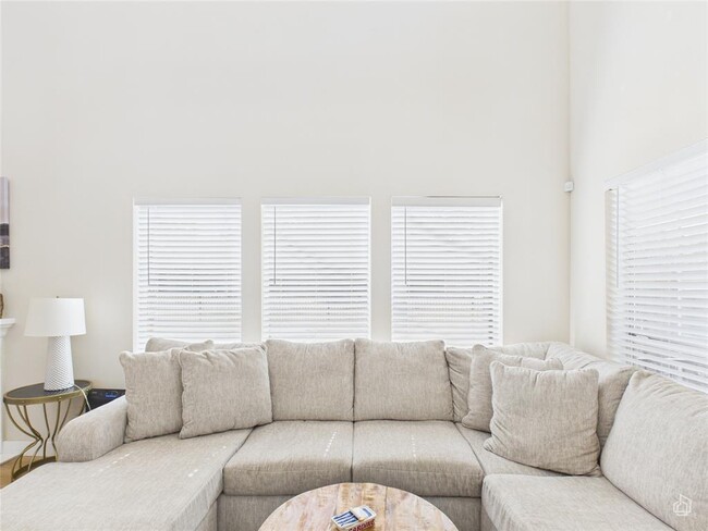 Building Photo - 5306 Beacon Dr