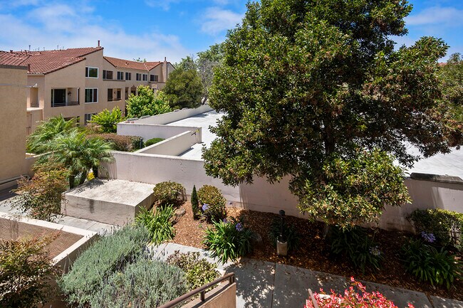 Building Photo - 3987 Nobel Dr