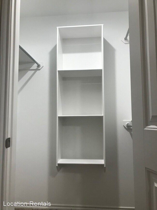 Building Photo - 3 br, 2 bath House - 10005 Wausau Ave