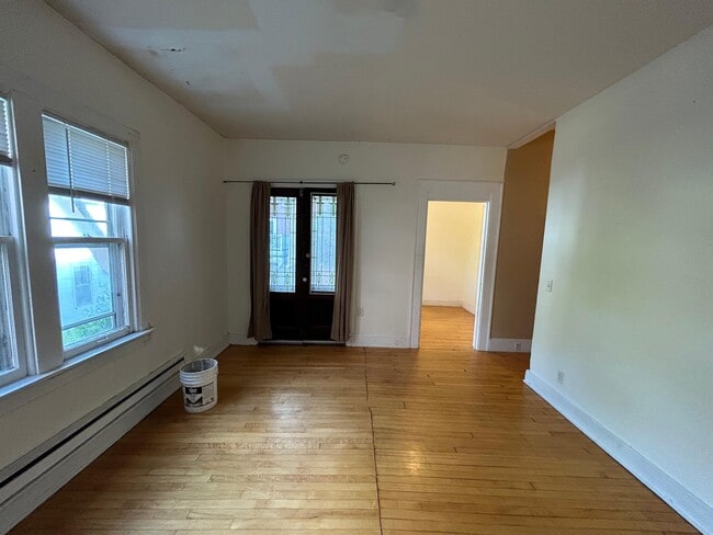 Building Photo - 109 E Gorham St