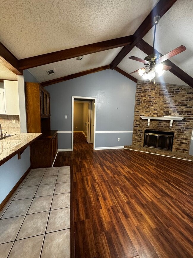 Building Photo - 1729 Tallwood Dr