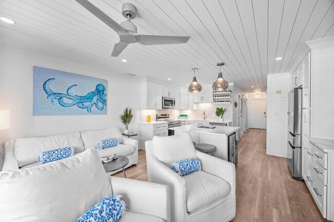 Building Photo - 17735 Front Beach Rd