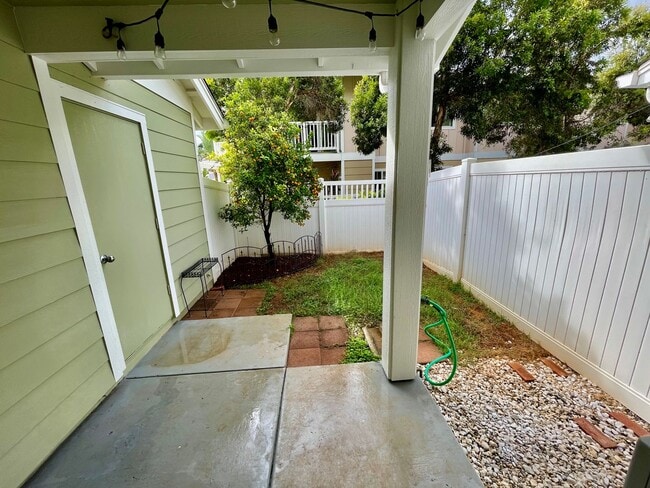 Building Photo - 2bed/2.5 bath PET FRIENDLY Townhome Available in Kapolei!