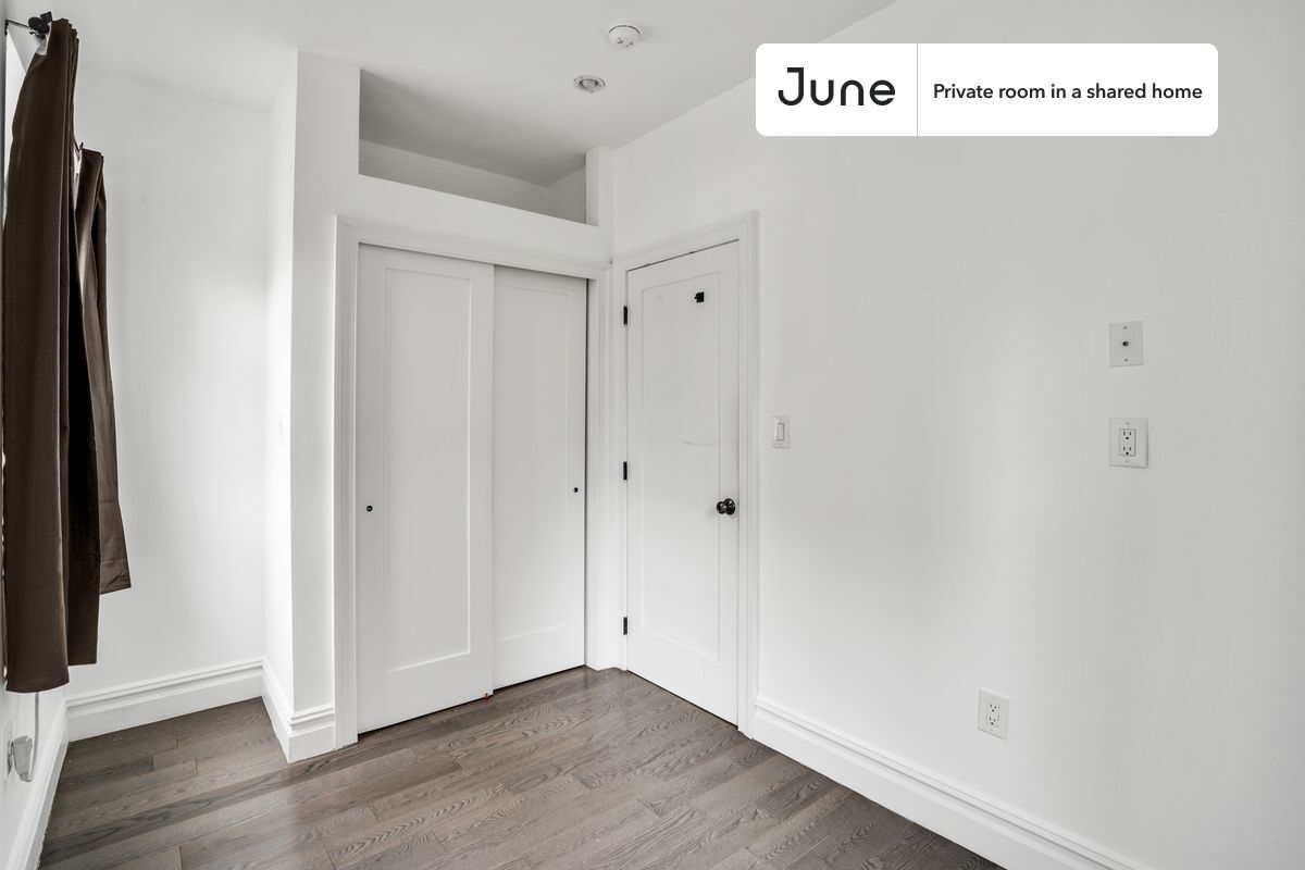 Building Photo - Room in Shared 2 bed/1 bath home