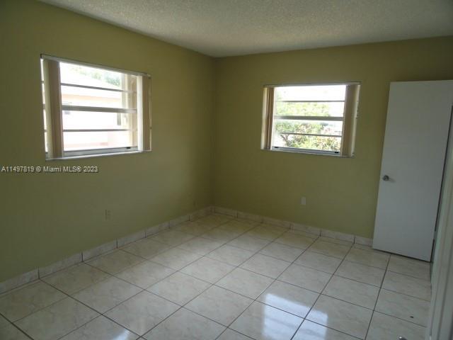 Building Photo - 120 Royal Palm Rd