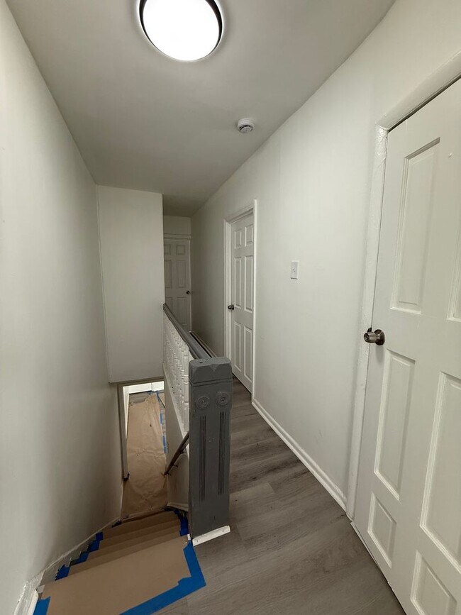 Building Photo - 538 Bailey St