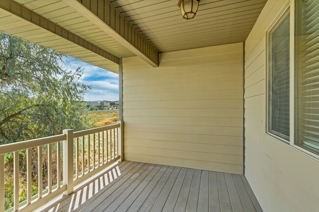 Building Photo - 93 River View Dr
