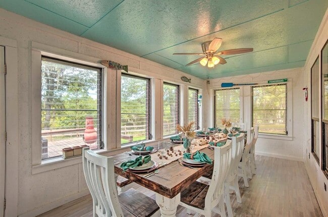 Building Photo - 411 Riverwood Dr