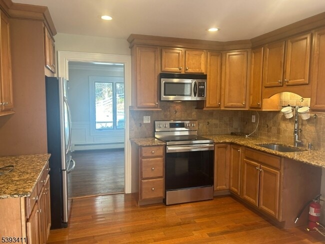 Building Photo - 102 Drakestown Rd