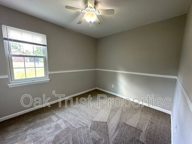 Building Photo - 46 Oak Grove Rd