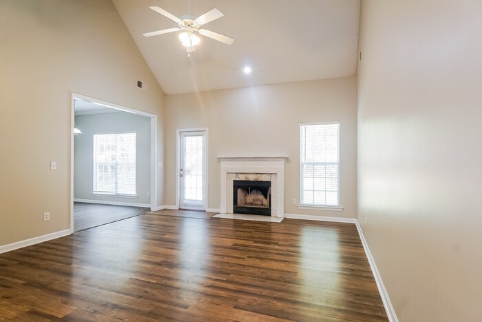 Building Photo - 325 Bedford Cir