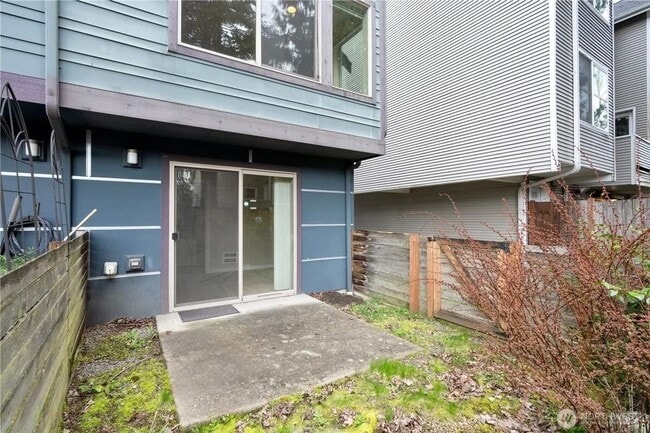 Building Photo - Urban Townhome in Lake City – 3B/2B, Garag...