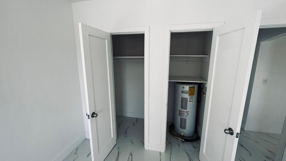 Building Photo - 7821 Byron Ave