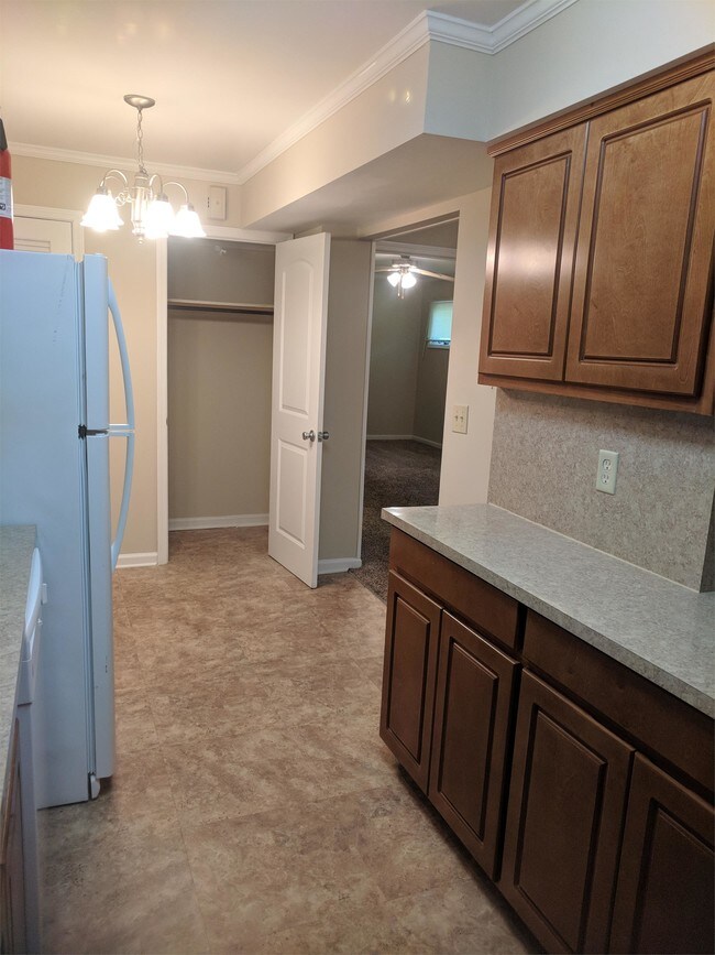 Building Photo - 3807 Pembrook Ct