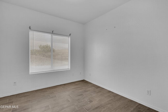 Building Photo - 657 Bariloche Dr