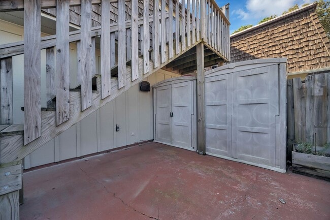 Building Photo - 1635 Ocean Bay Dr