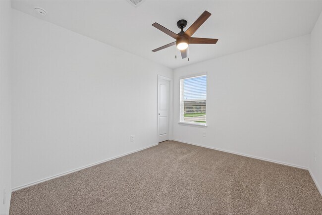 Building Photo - 11933 Summer Oak Trl