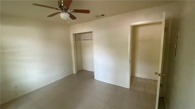 Building Photo - 1908 West Loop