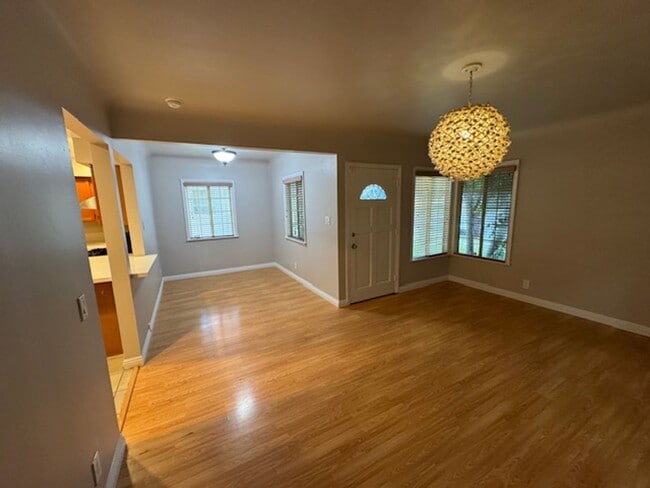 Building Photo - CRENSHAW 17024-17026