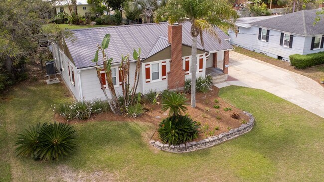 Building Photo - Davis Shores 3/2 Single Family Home