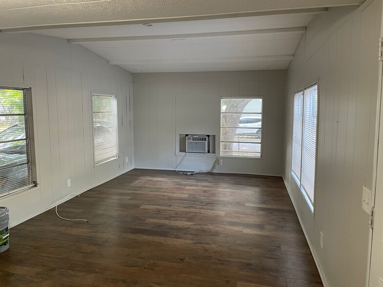 Building Photo - 6551 Char Ln