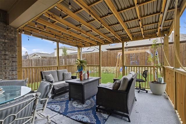 Building Photo - 807 Cormorant St