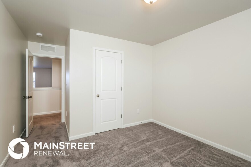 Building Photo - 621 Toll House Ct