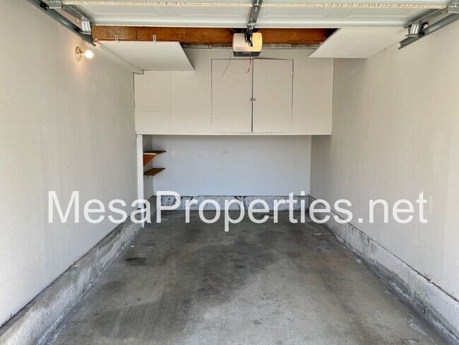 Building Photo - 3733 Country Oaks Loop