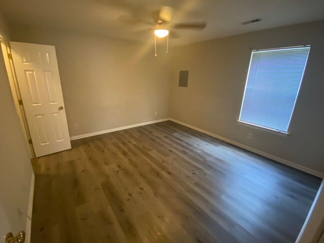 Building Photo - Santa Rosa Court 2416-2418