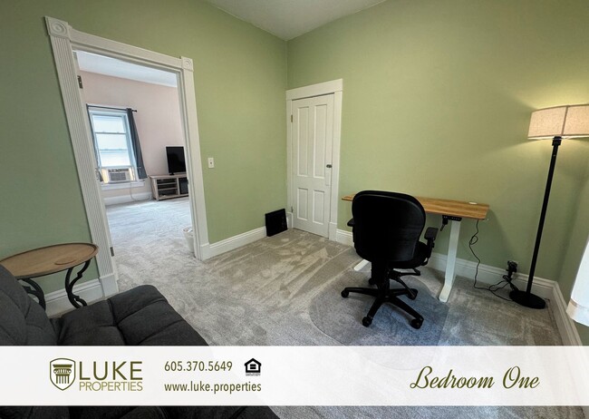 Building Photo - Furnished home with six month lease in Sio...