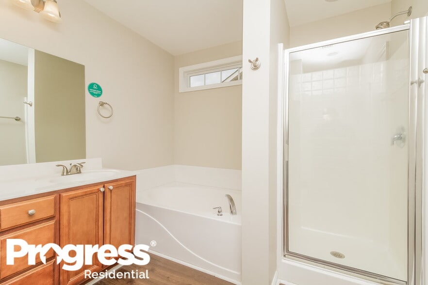 Building Photo - 1476 Priestshore Bay