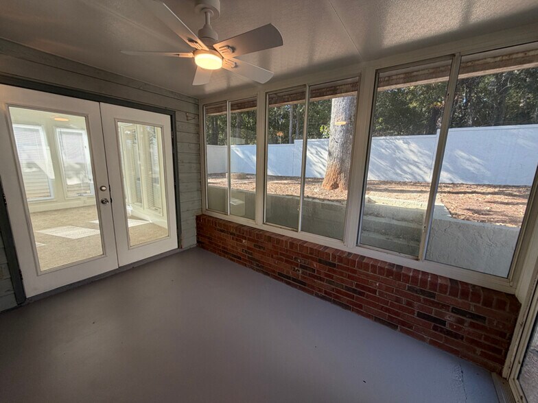 Building Photo - 105 Wynfield Ct